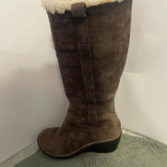 UGG Hartley Winter brown suede tall Boot wedge heel zip side Size 8 - Picture 7 of 11